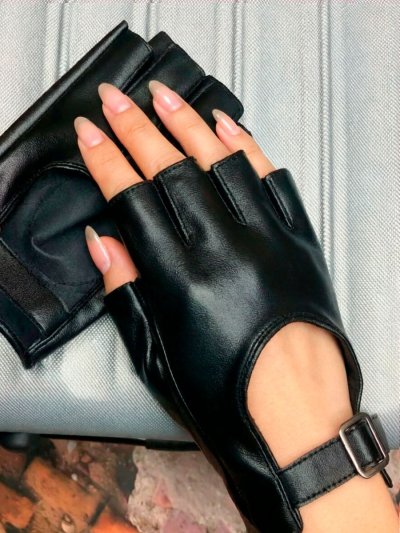 Митенки из экокожи женские